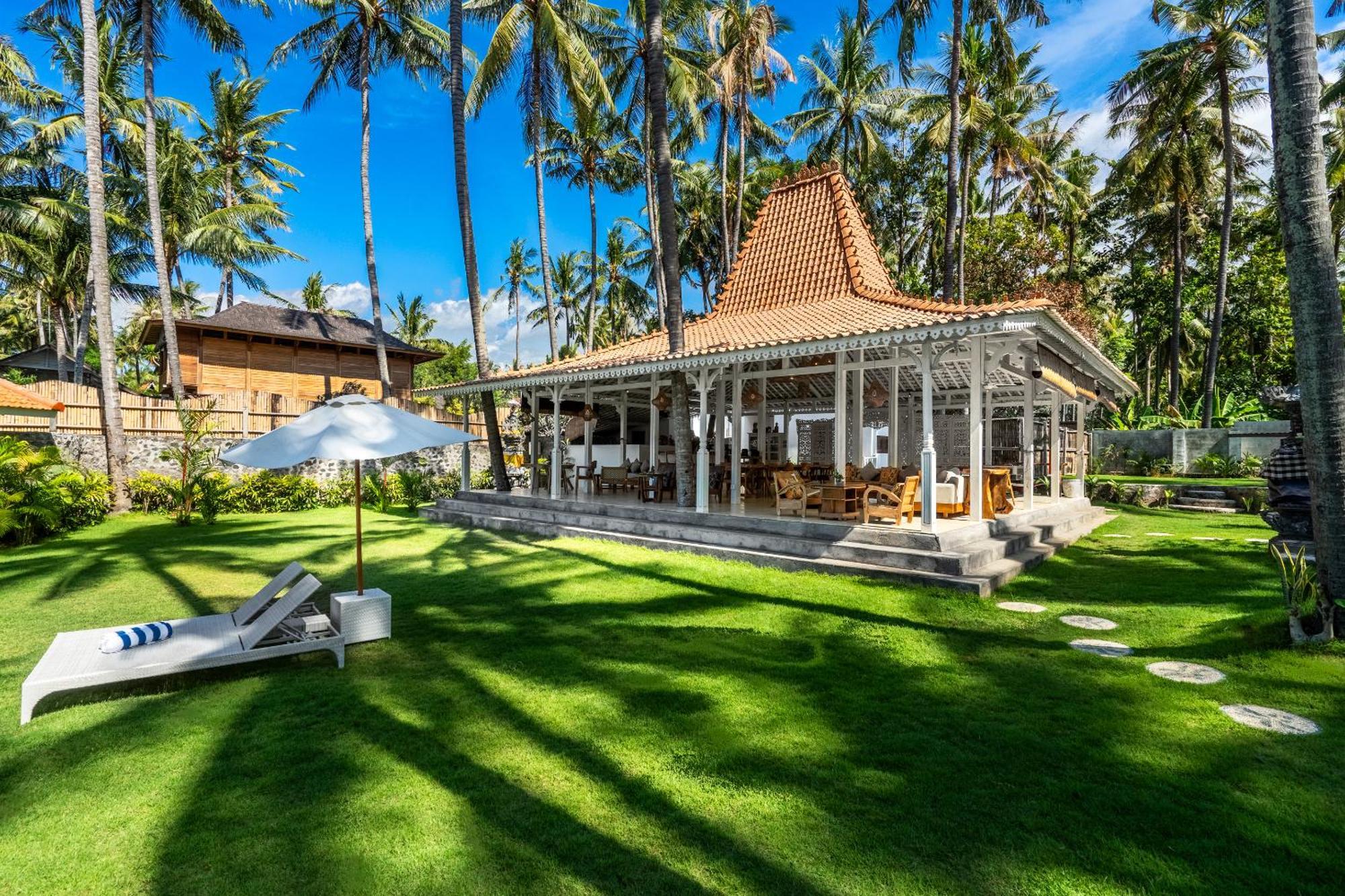 Senang Resort Tianyar Exterior photo